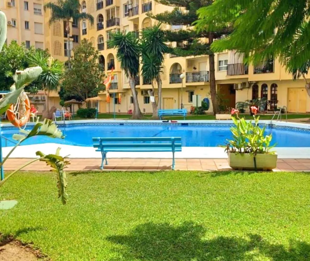 Camelias Beach, Boliches Andra location
